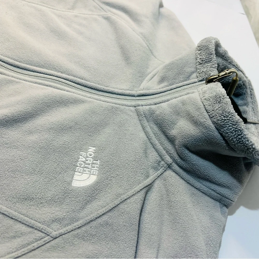 The North Face Light Gray Fleece Jacket - Picture 3 of 13